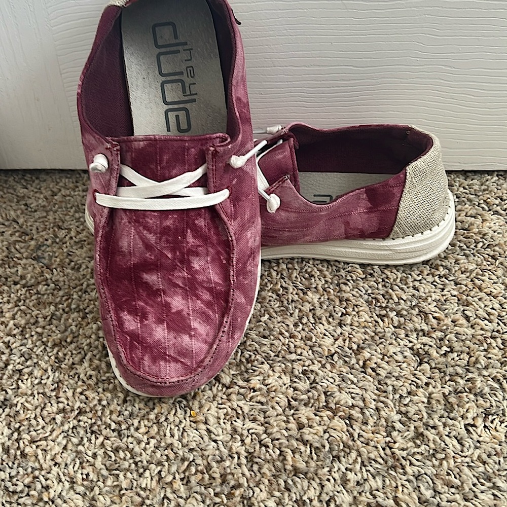 Burgundy, tie-dyed hey dudes - gently used